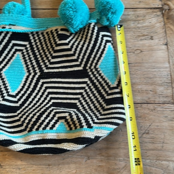 Wyauu Colombian Pom Pom Braided Bucket Bag – Vibrant & Handcrafted - Picture 4 of 6